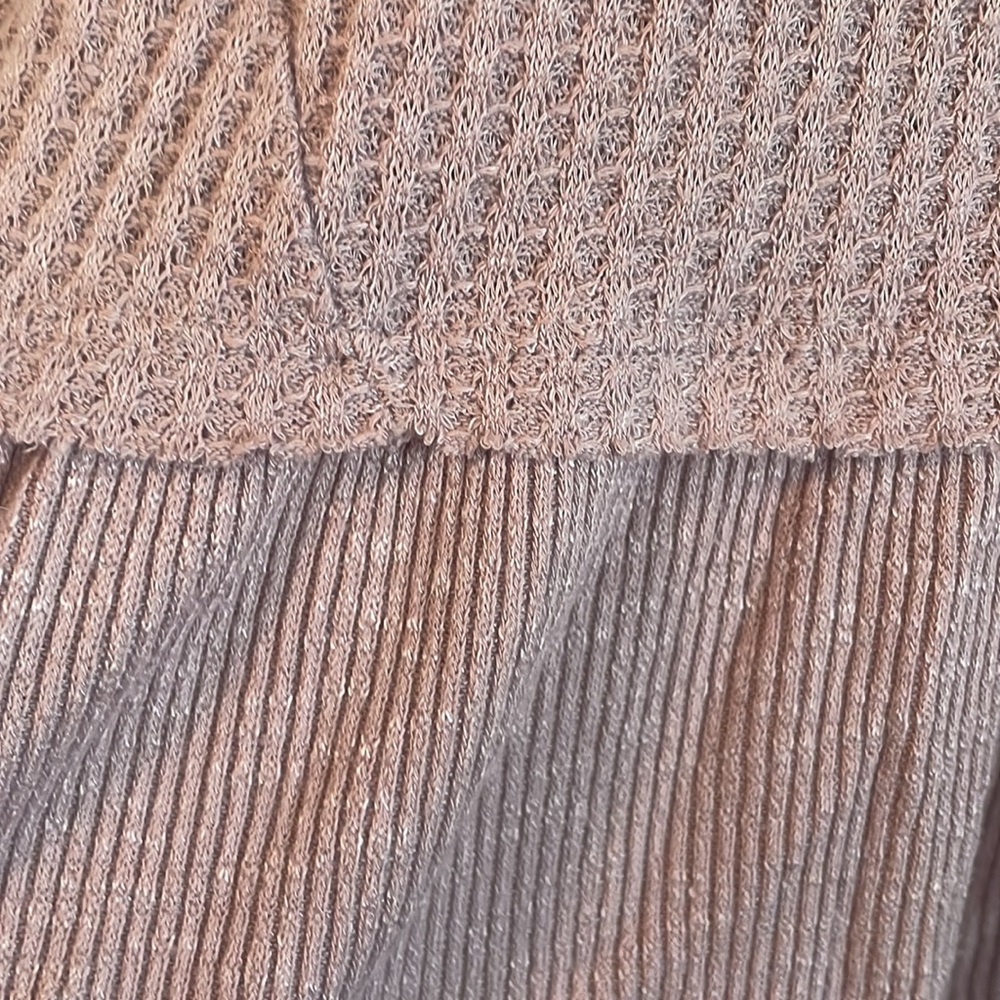 Waffled top - Picture 3 of 3